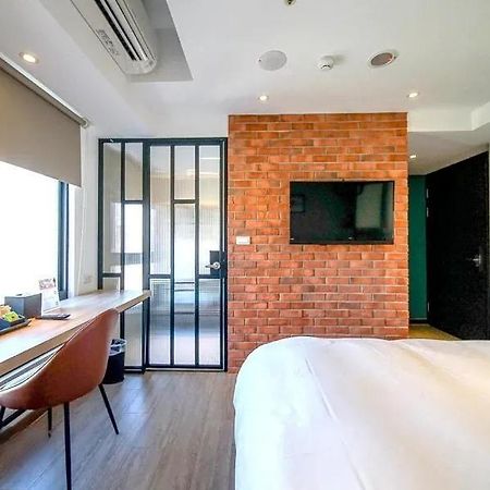 City Center Hotel Taichung Esterno foto