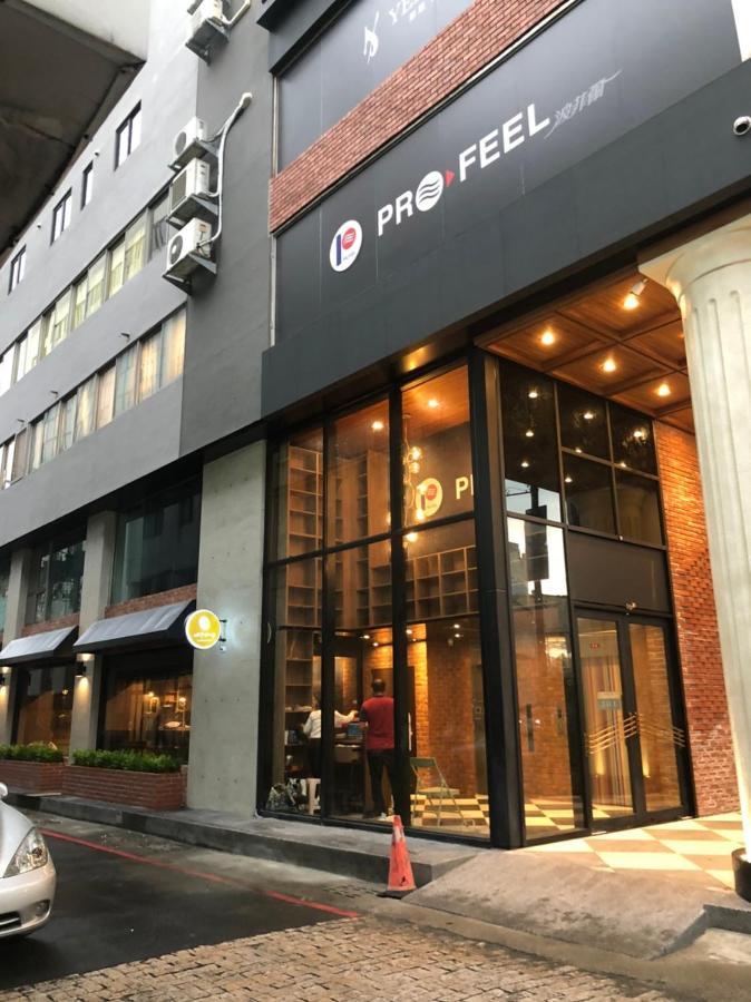 City Center Hotel Taichung Esterno foto