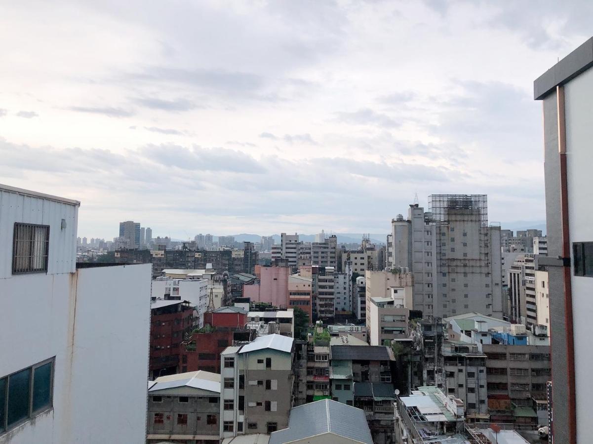 City Center Hotel Taichung Esterno foto