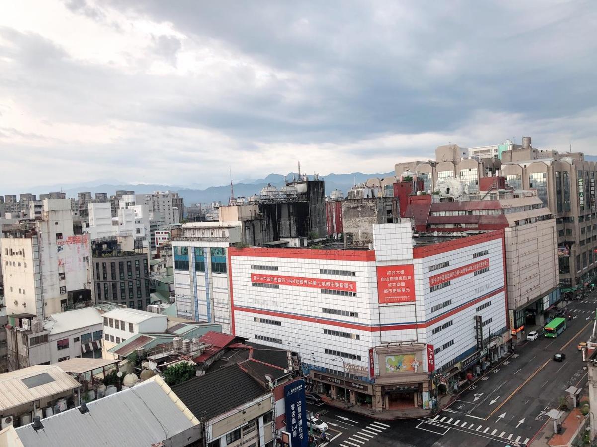 City Center Hotel Taichung Esterno foto