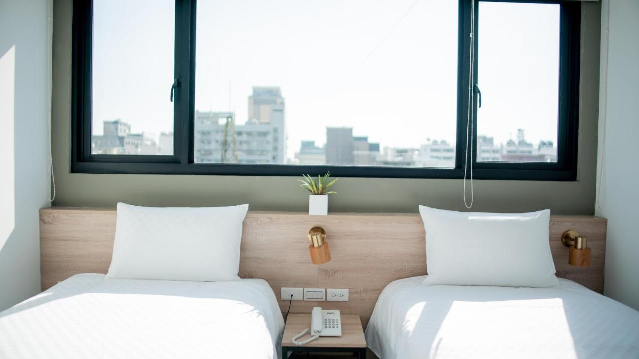 City Center Hotel Taichung Esterno foto
