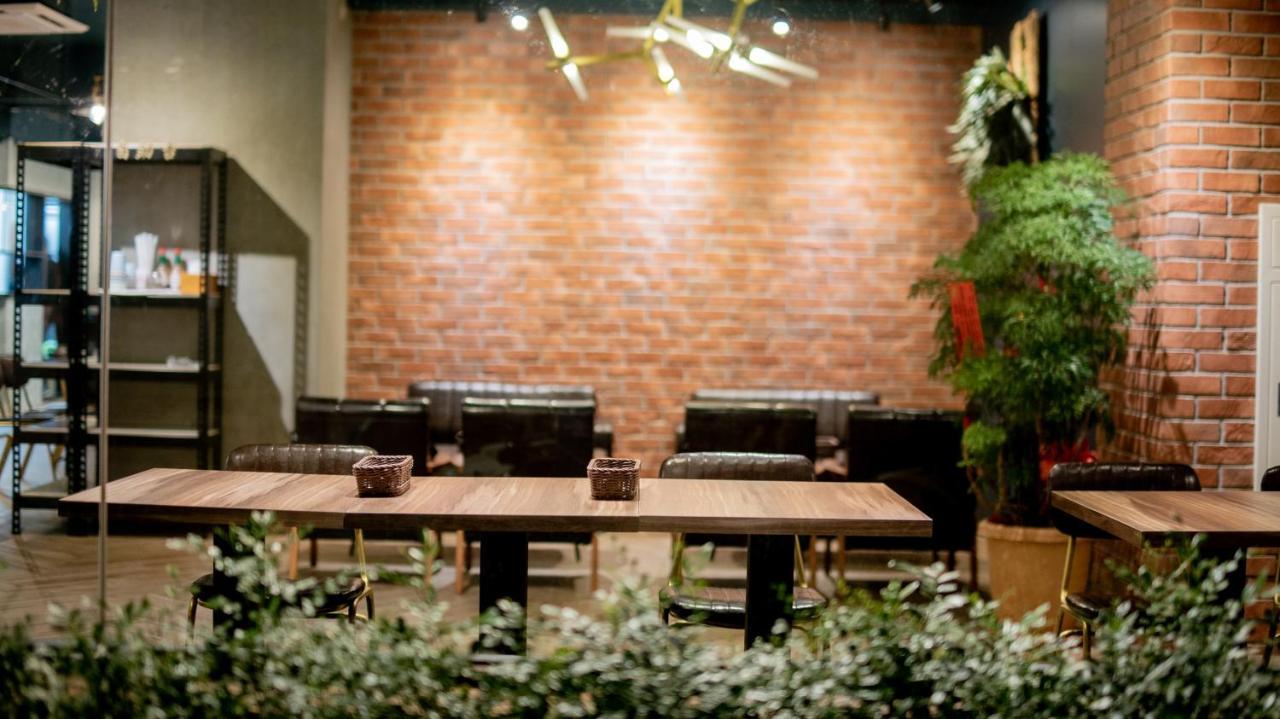 City Center Hotel Taichung Esterno foto
