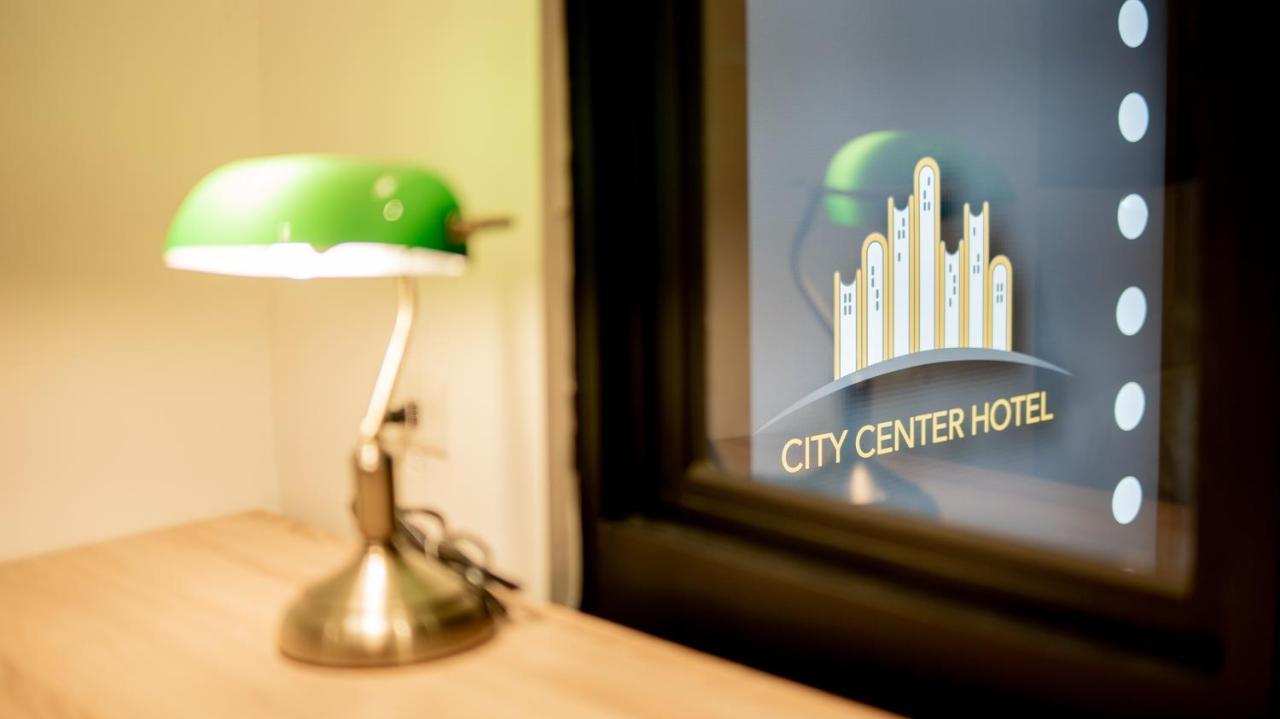 City Center Hotel Taichung Esterno foto